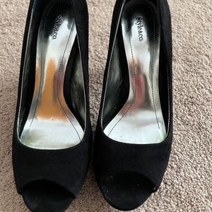 Open Toe Velvet Pumps